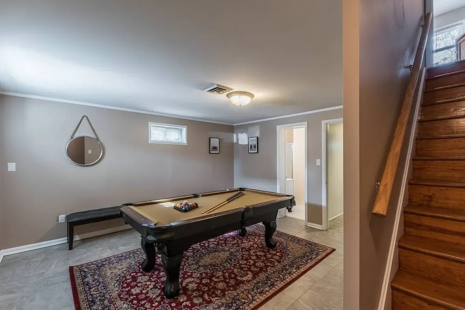 Gorgeous House with Pool Table 1 block to metro