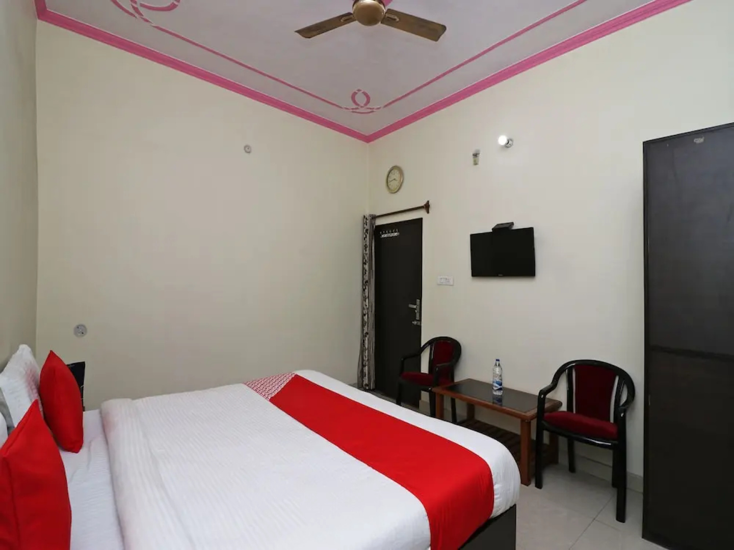 OYO 14161 Hotel ASDR