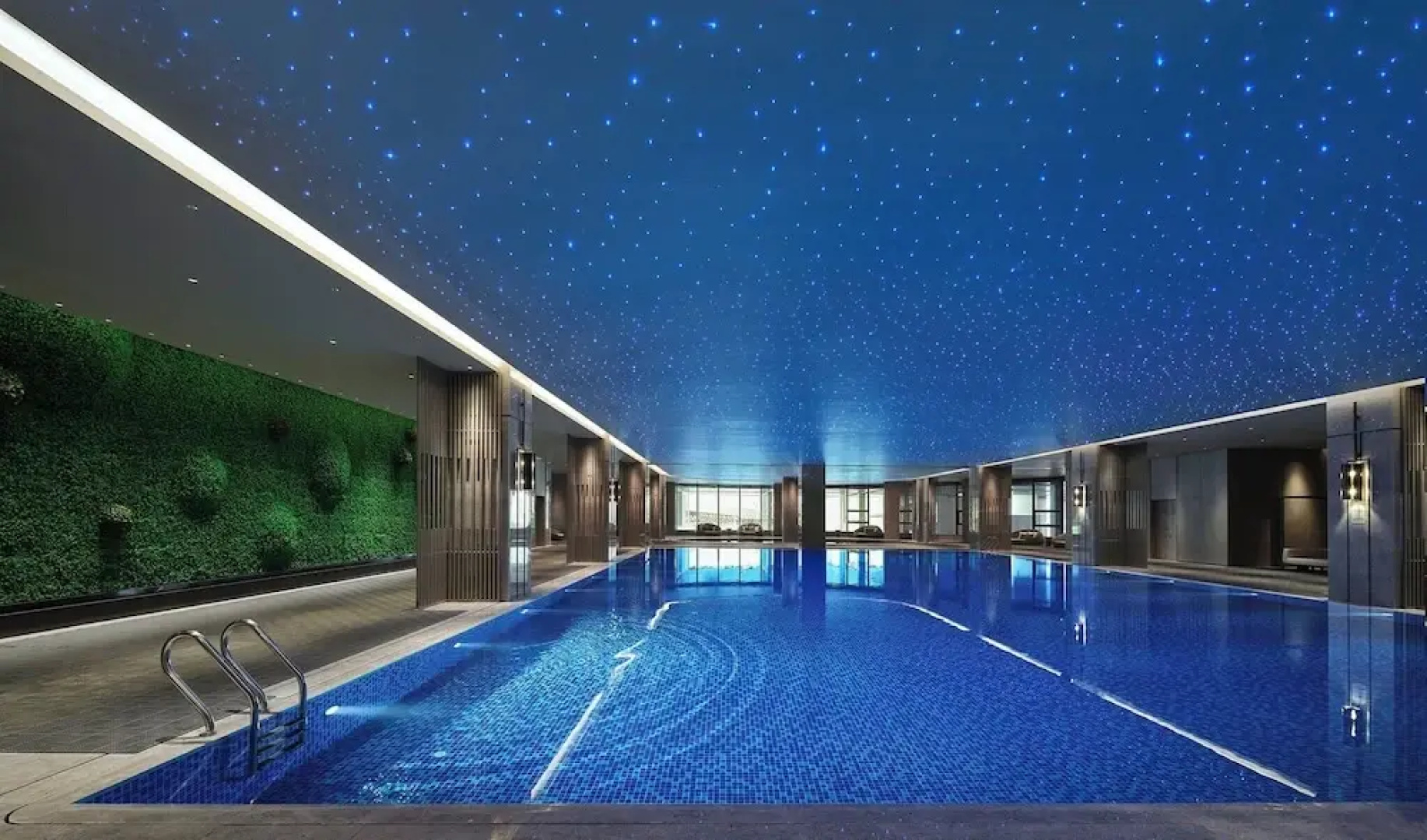 HUALUXE Nanjing Yangtze River by IHG