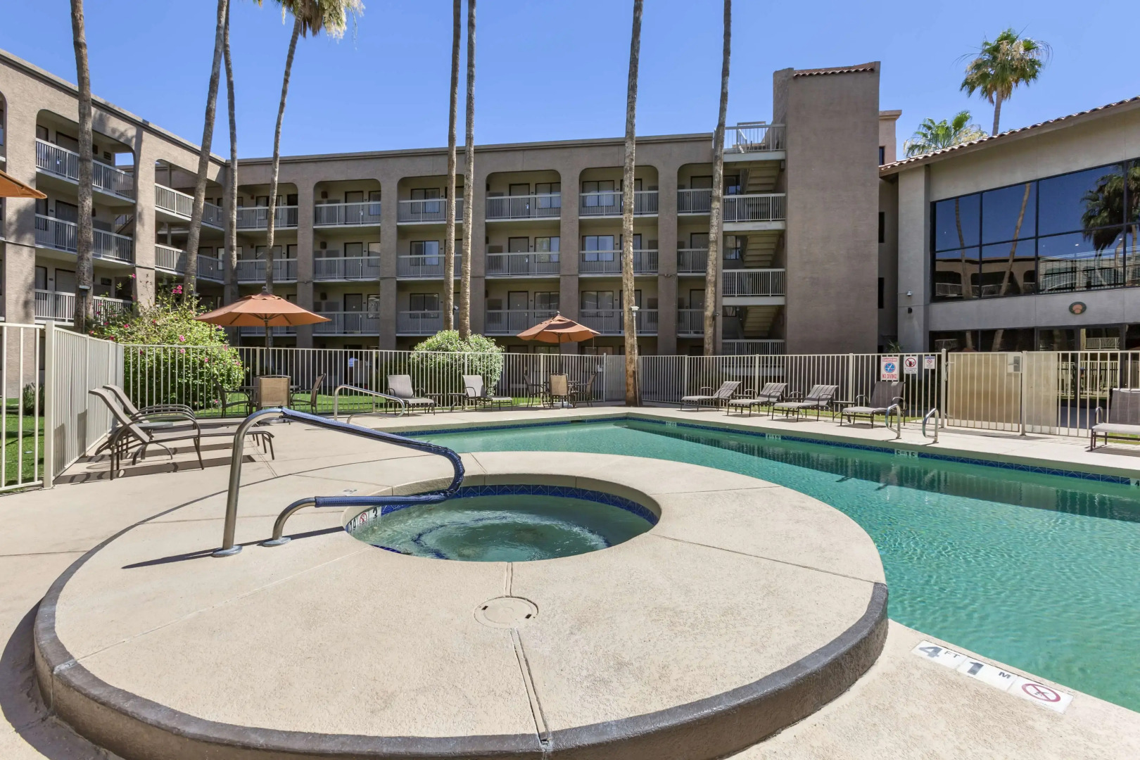 Best Western Plus Scottsdale Thunderbird Suites