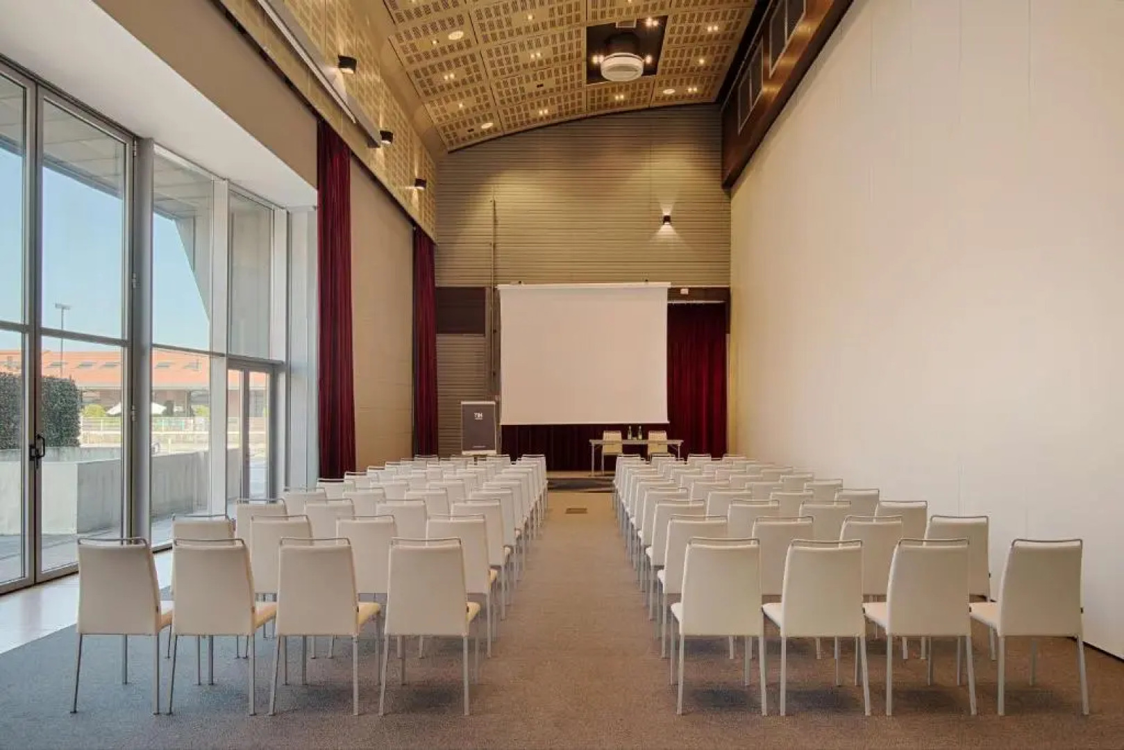 Отель NH Venezia Laguna Palace