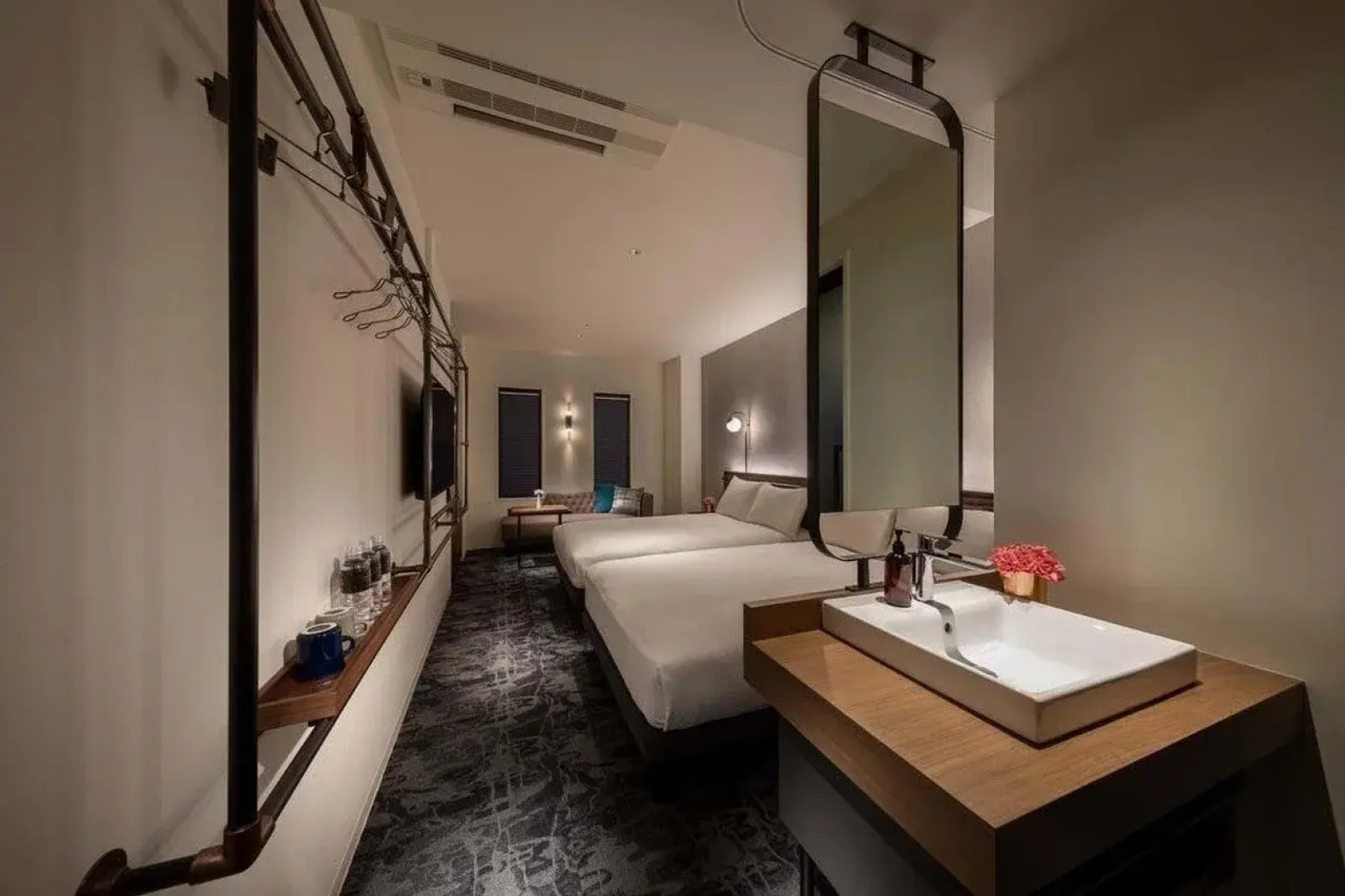 The Lively Osaka Honmachi