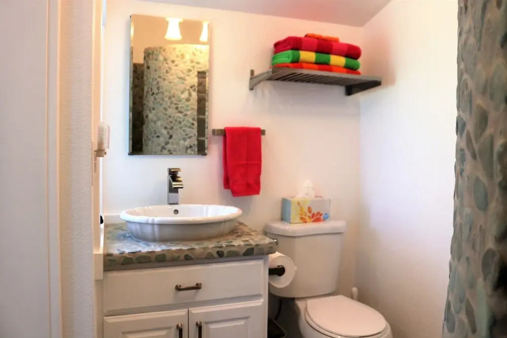 River Stone Inn & Gallery