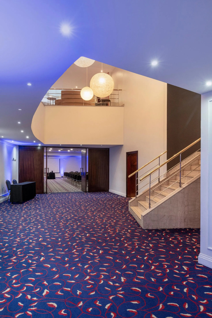 Argenta Tower Hotel & Suites