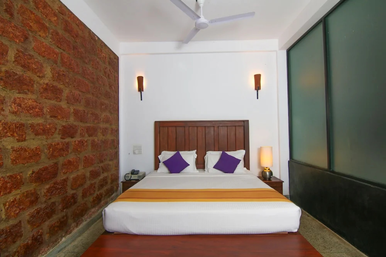 Travelers Lodge by City Hub