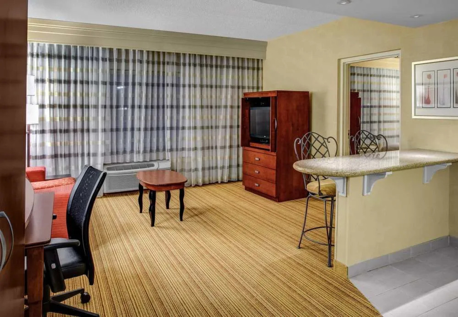 Courtyard High Point