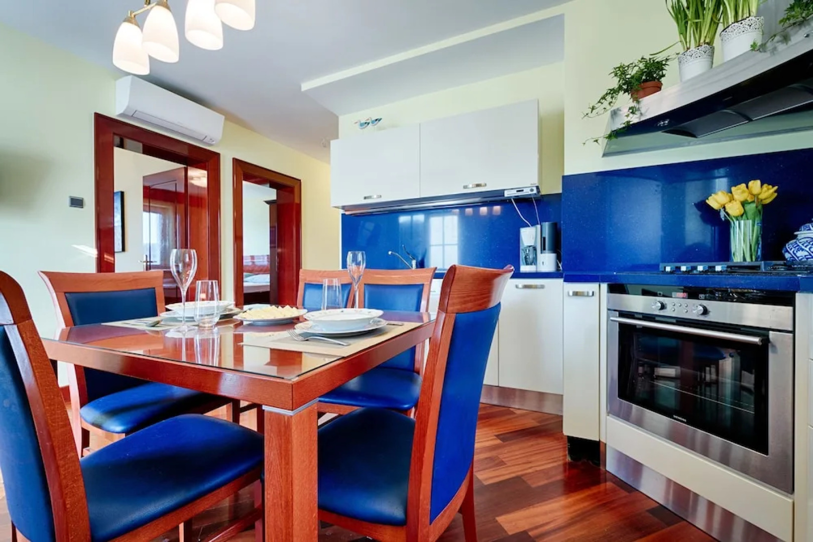 Apartments Donna with Sea View