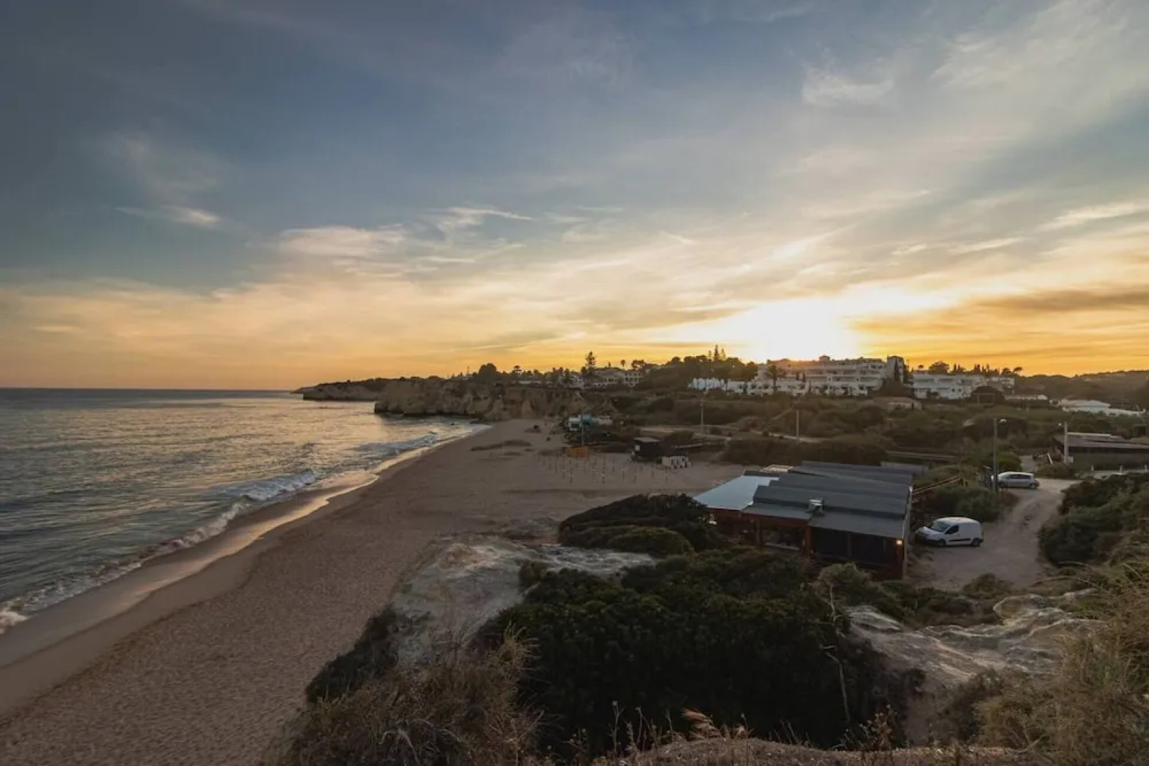 Inviting 2-bed Apartment in Armação de Pêra