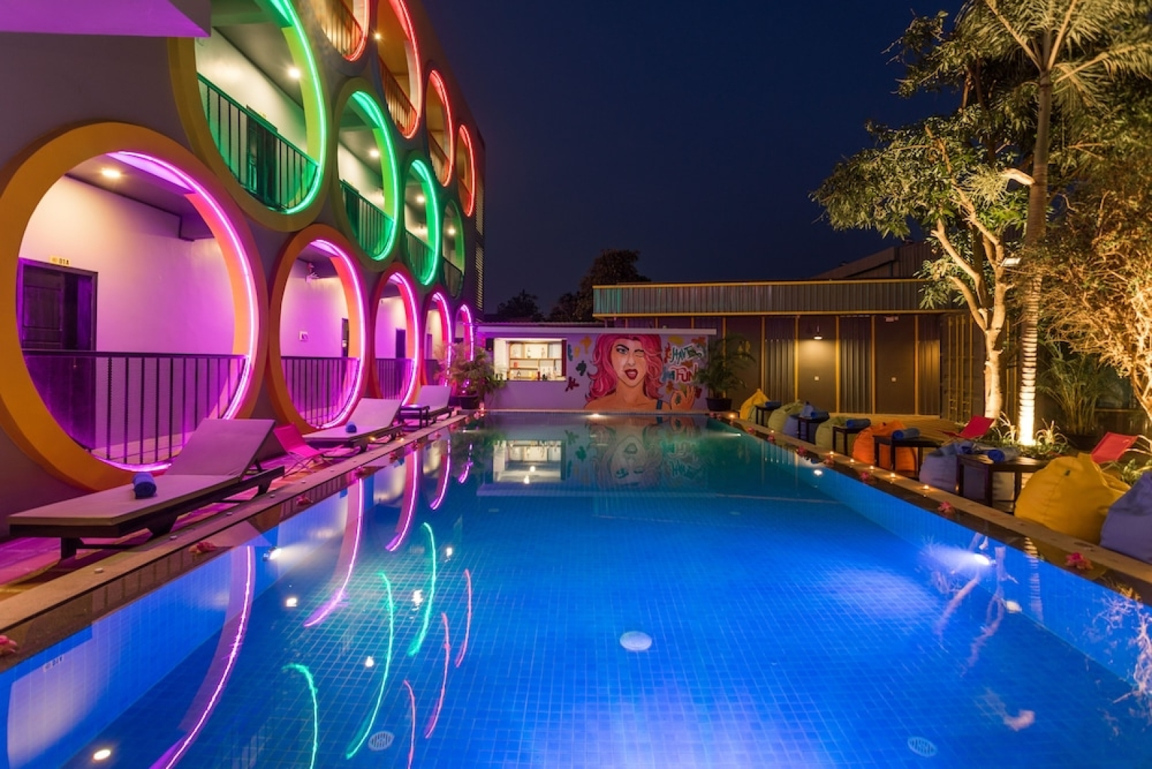 White Rabbit Hostel - Adults Only