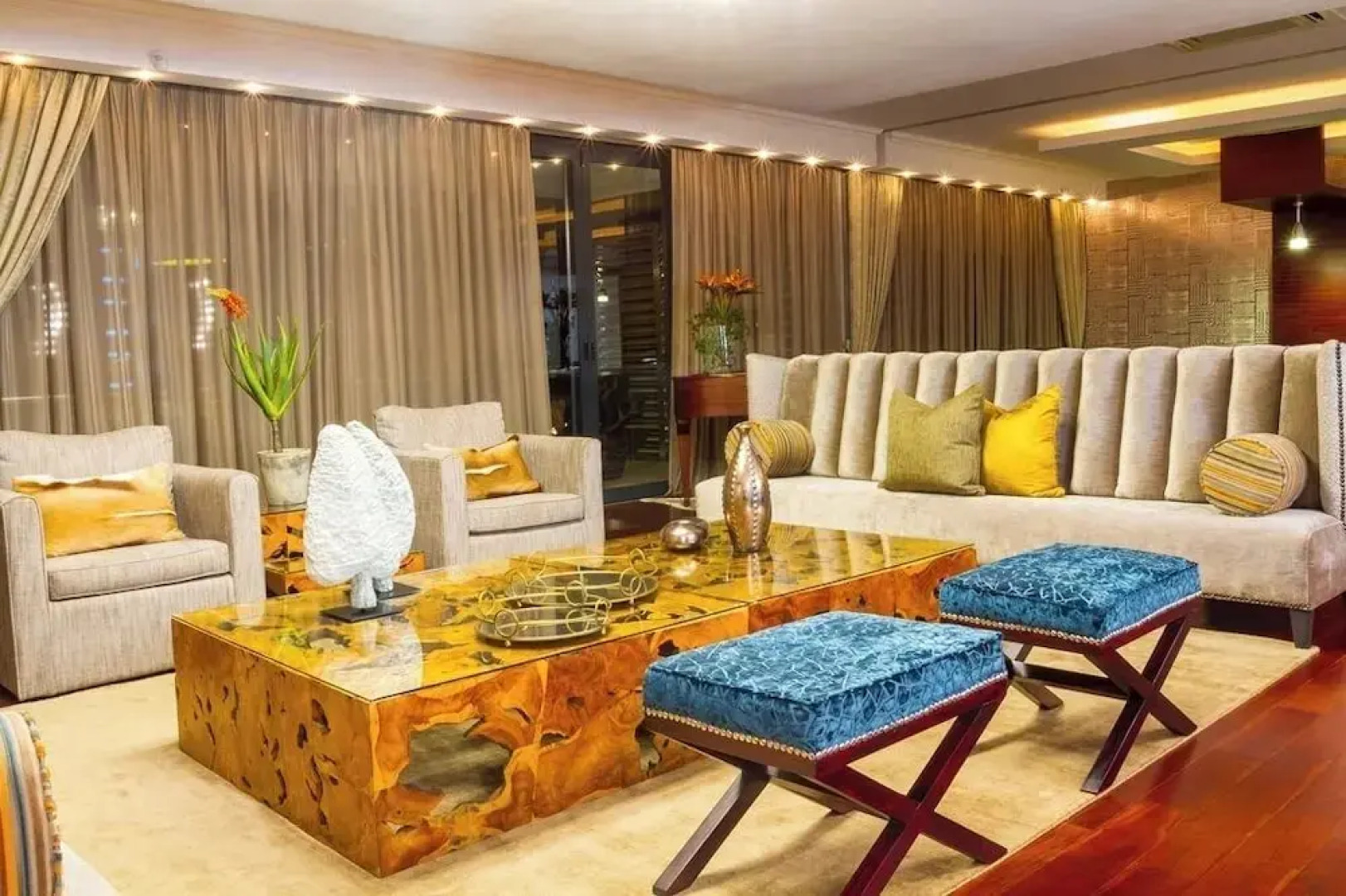 Royal Mukumbura Boutique Hotel