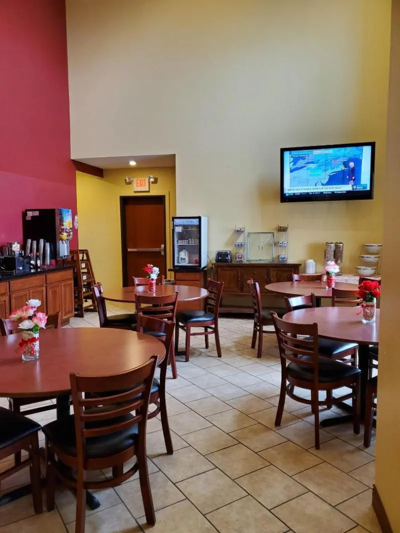 Edgewood Hotel & Suites