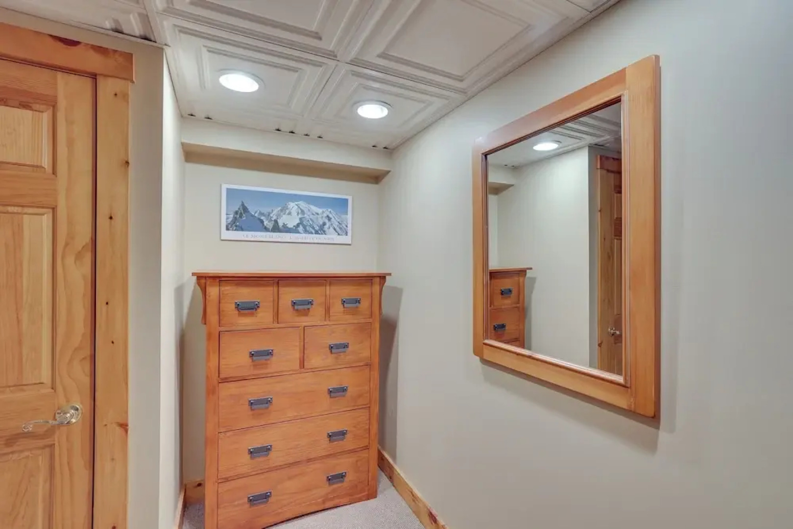 Ski-in/ski-out w/ Sauna in Jay Ski Peak Resort!