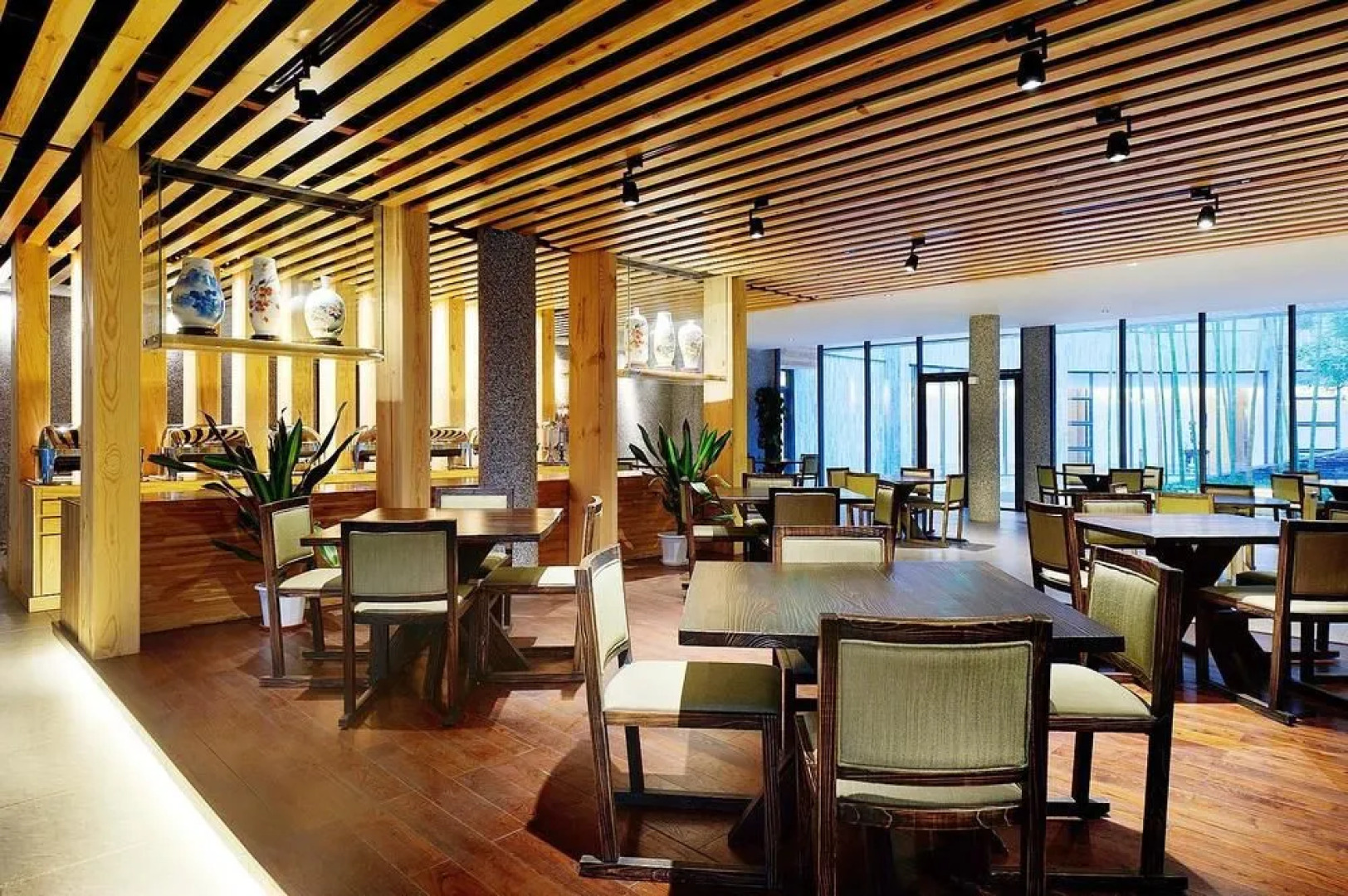 Bazhou MingTang Sun Moon Lake Hot Spring Hotel