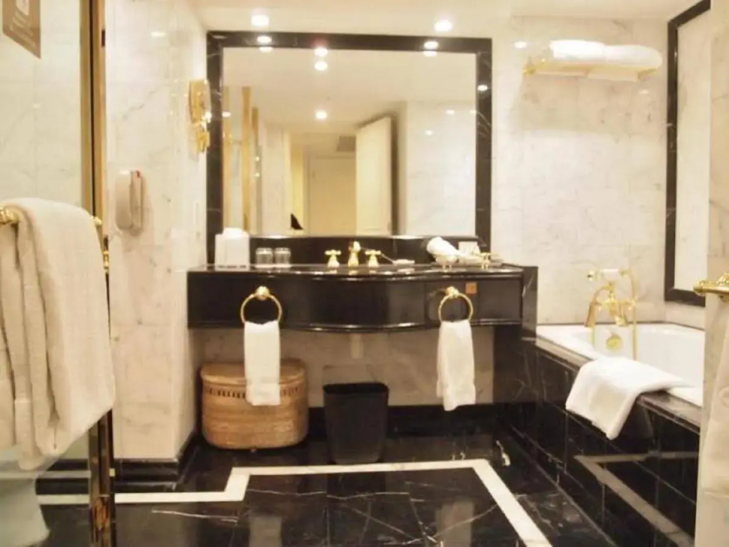 New Orient Landmark Hotel