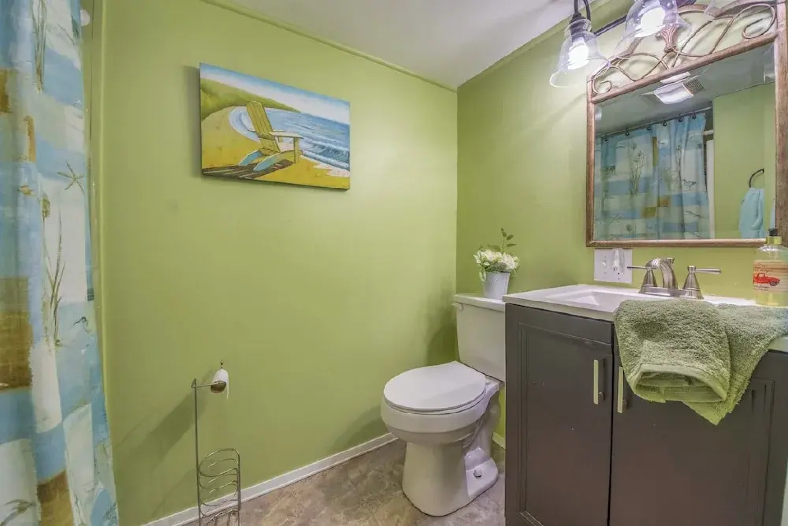 Stroll Into Town: Cozy Apartment in Kilmarnock