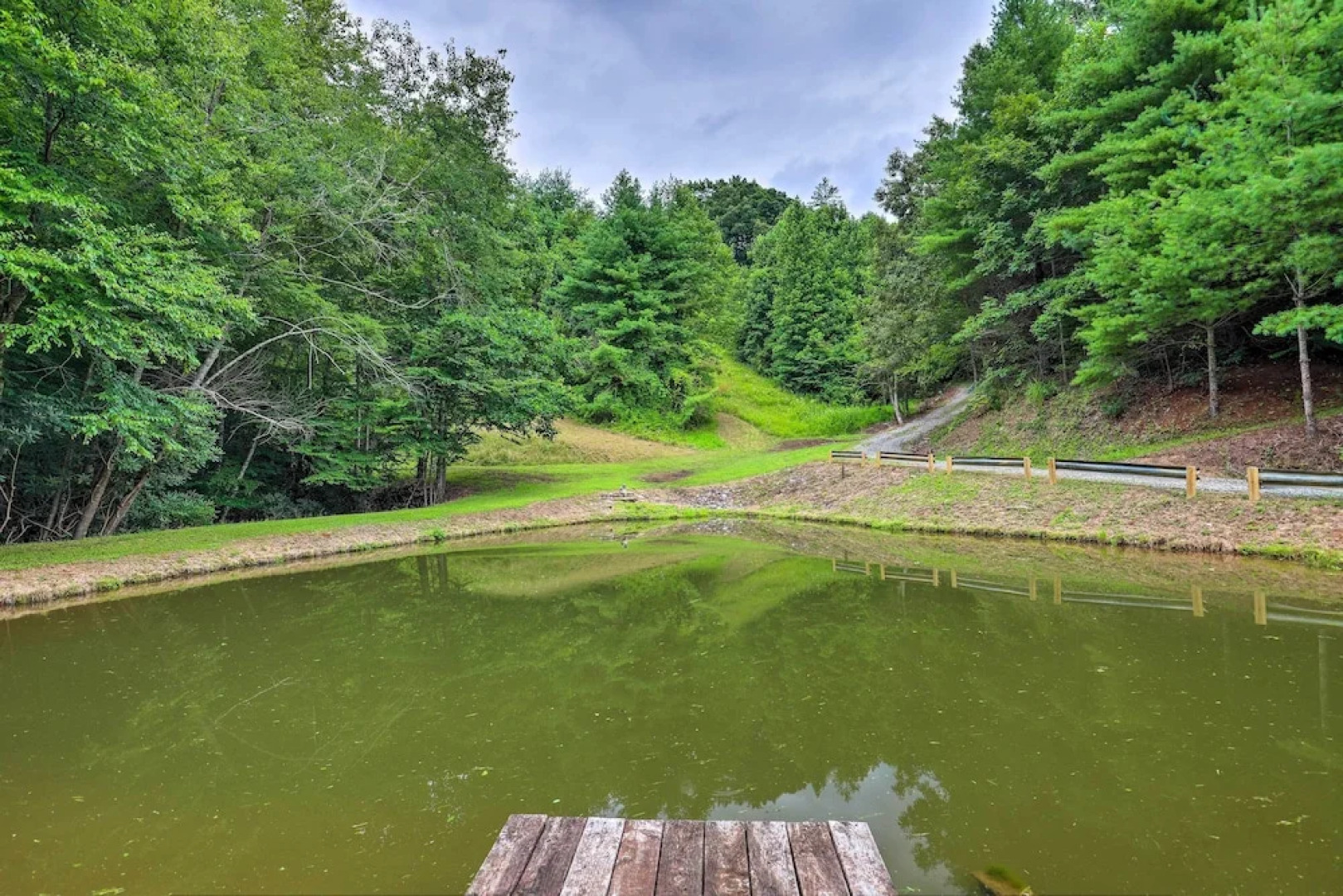 BBQ Deck + Views: 'sweet Suite' in Leicester