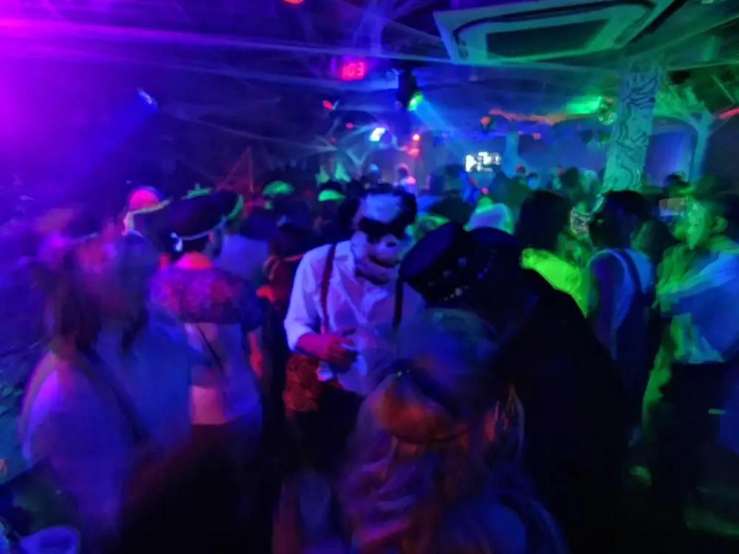 DownTown Apartments - RiverTown House