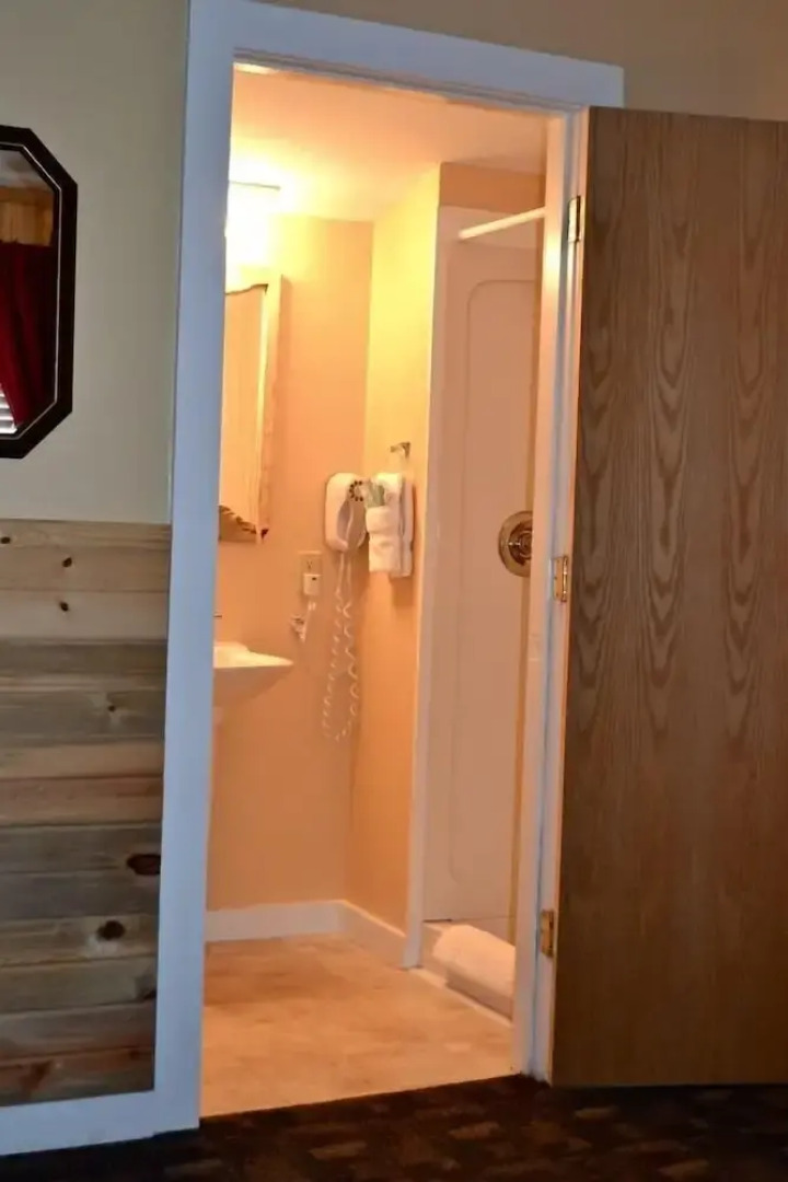 Black Elk Resort Cottages and RV Park