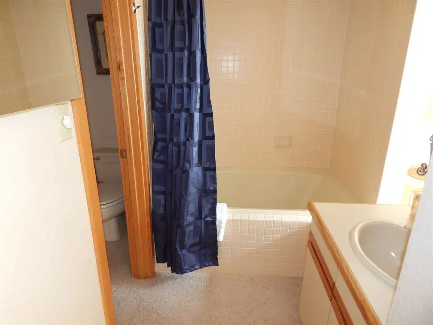 Crestview Condominium's