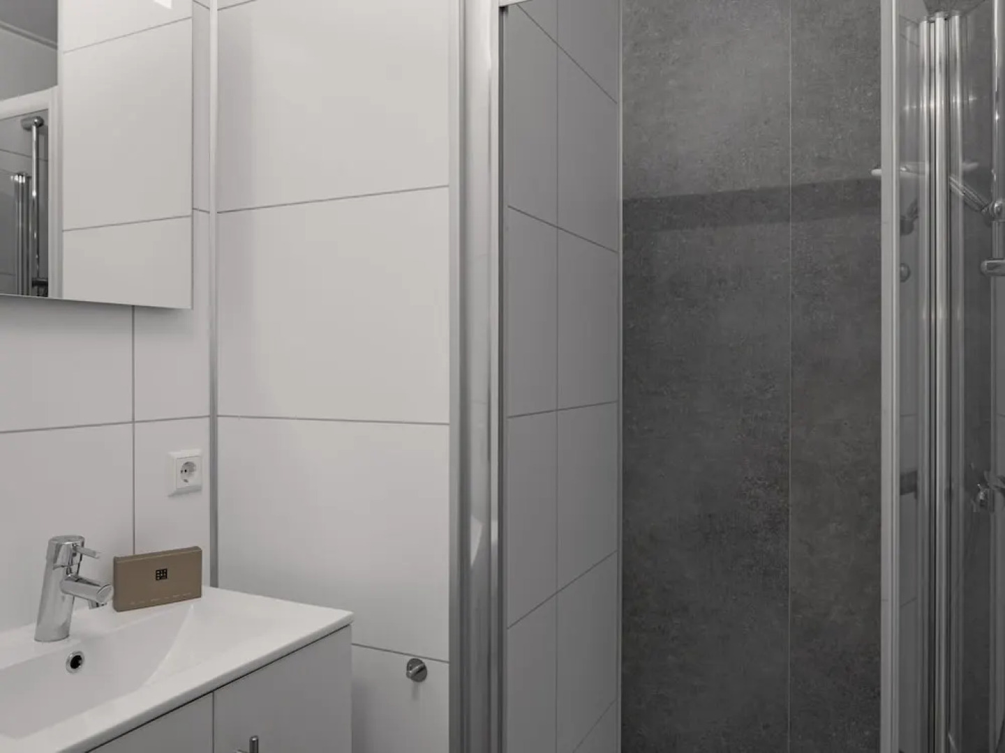 Luxury Lodge with 2 Bathrooms near Markermeer