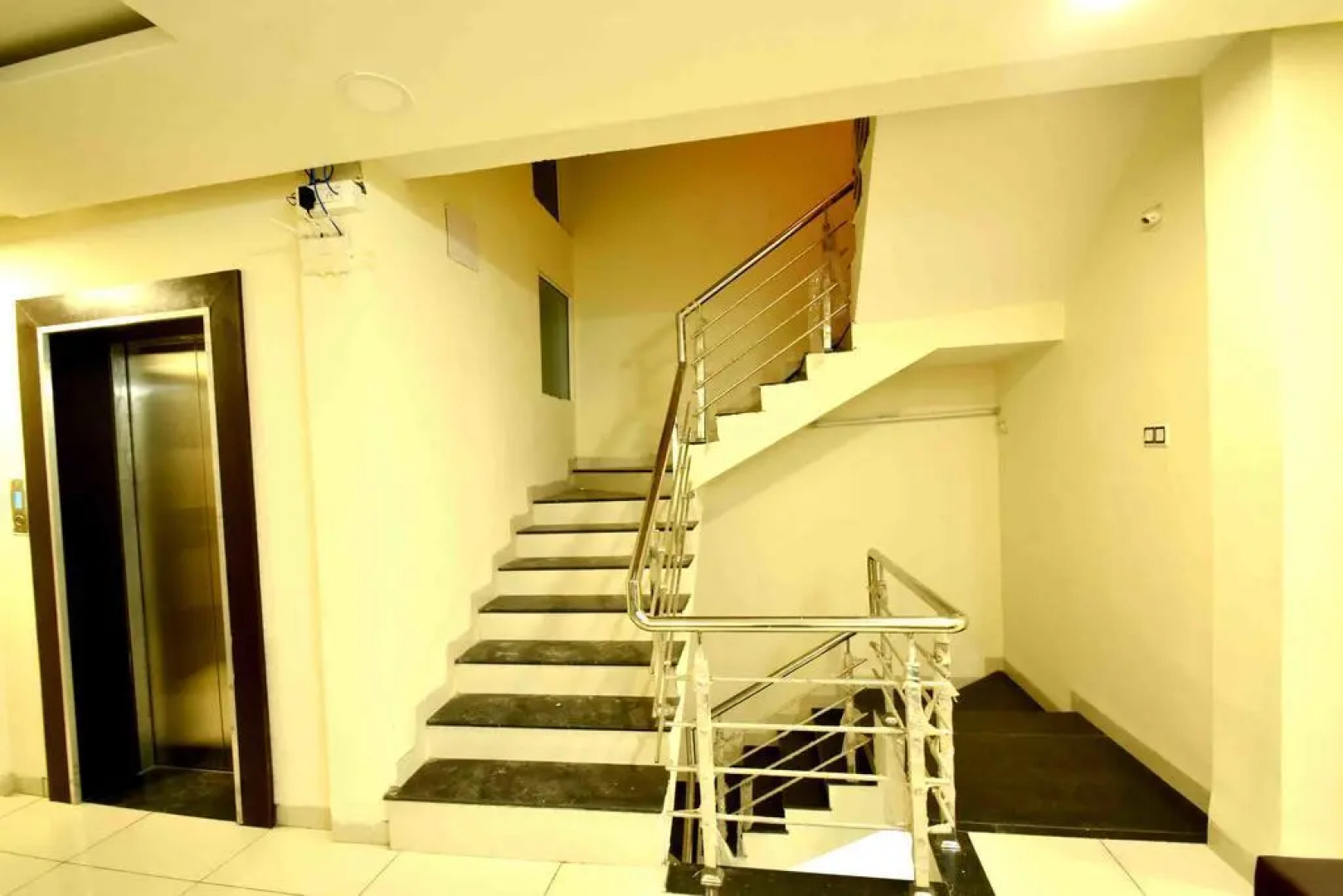 Capital O 4042 Hotel Mehar Residency