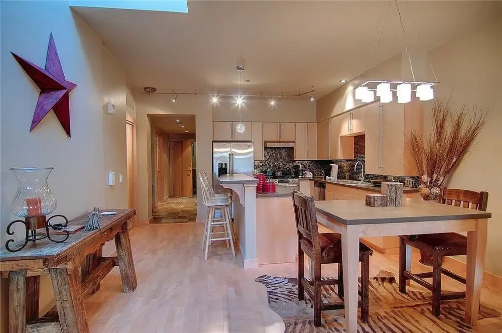 Rudder Village 5 4 Br home by RedAwning