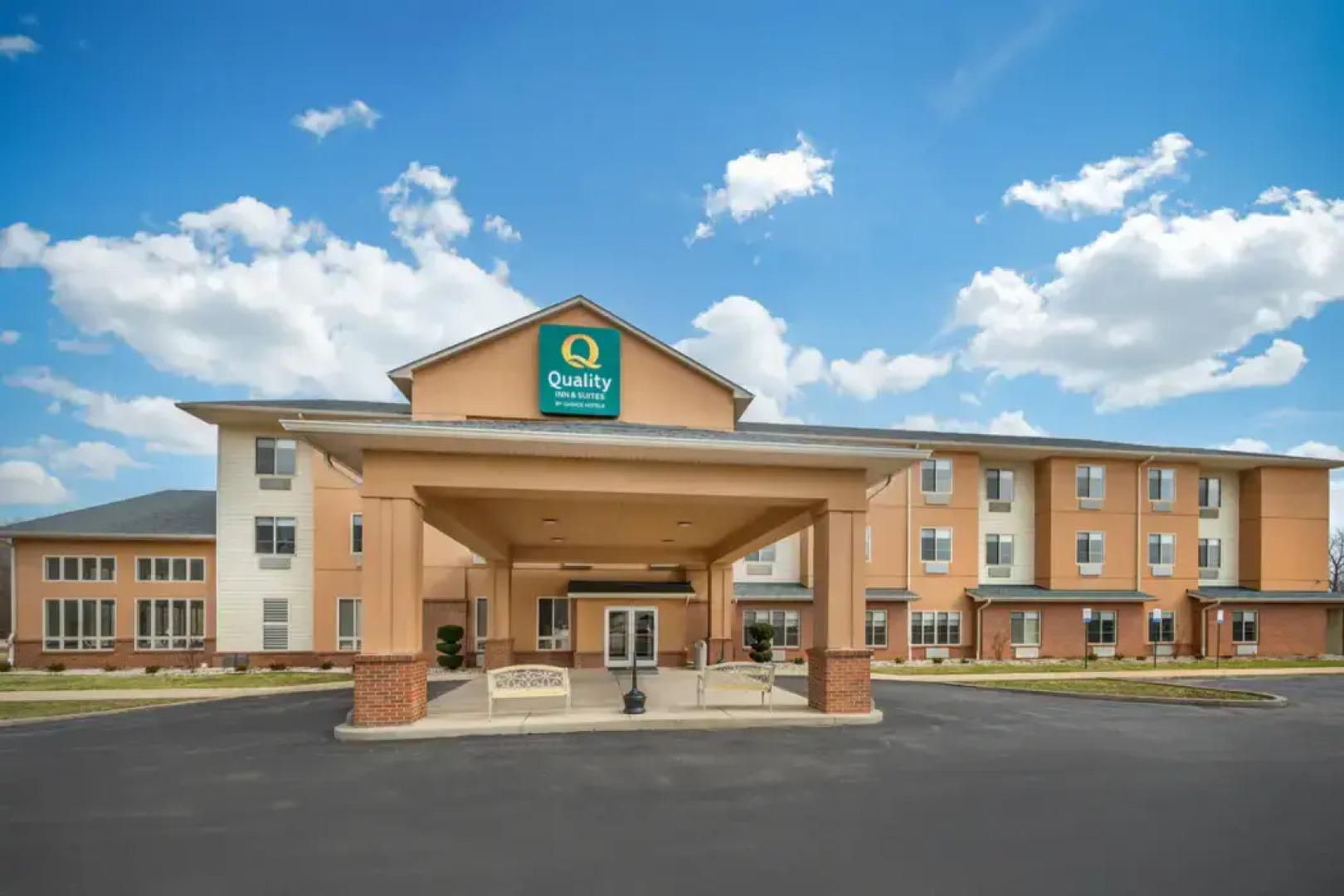Quality Inn & Suites Rockport - Owensboro North (GOLD AWARD WINNER)