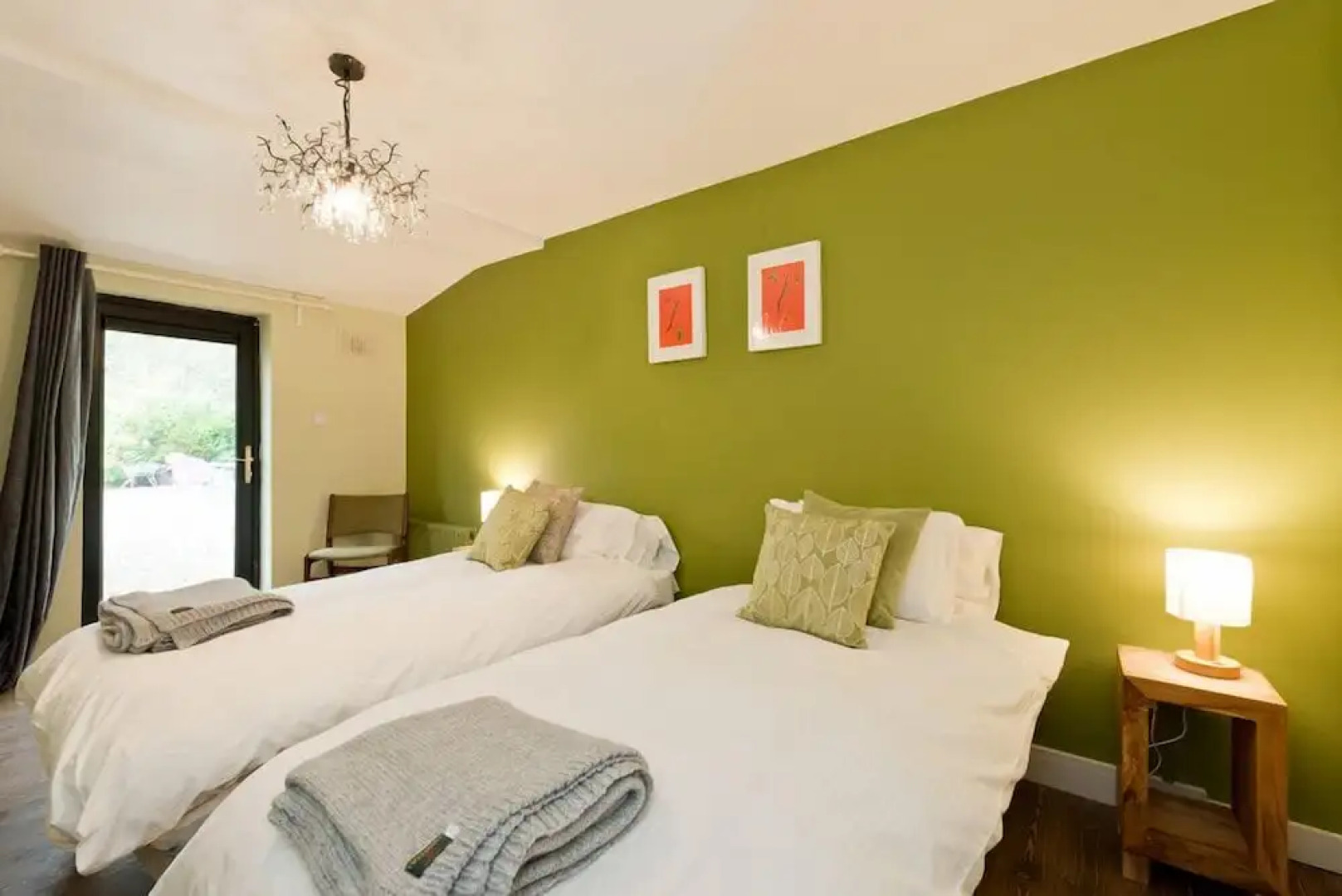 The elbowroom escape