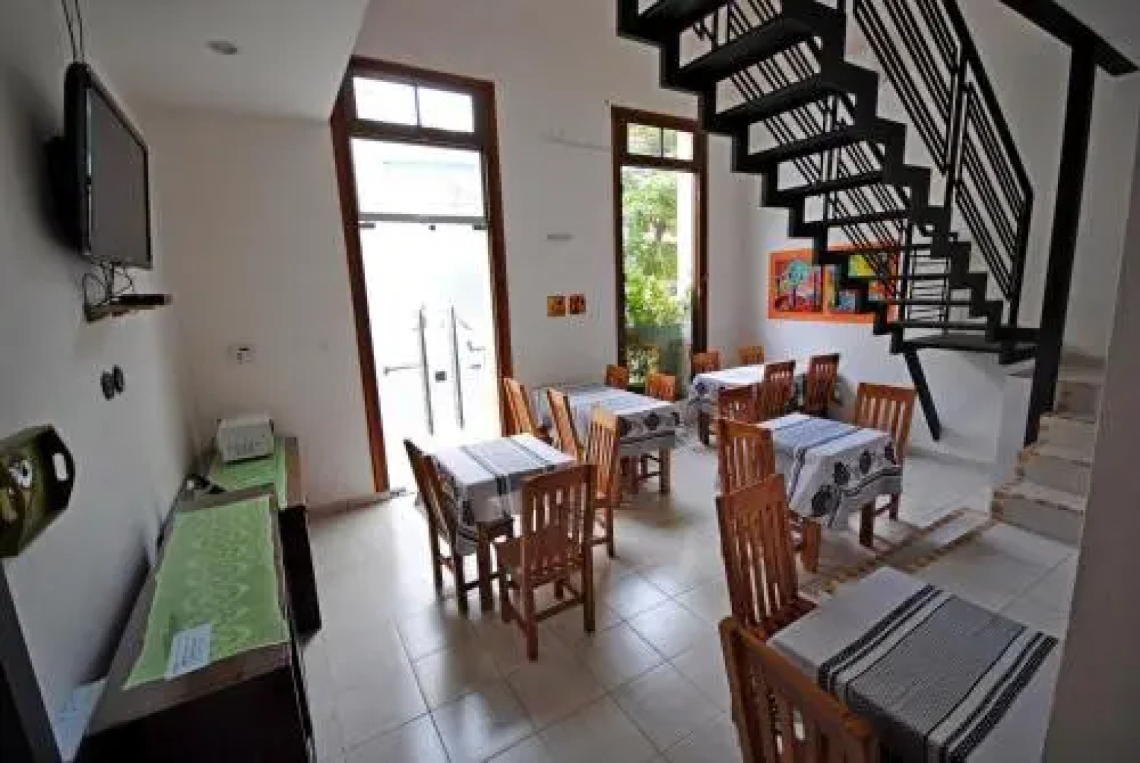 Giuseppe Hostal & Suites