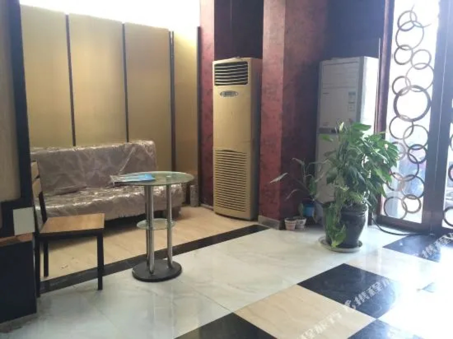 Xiangyang Zhong Ding Hotel