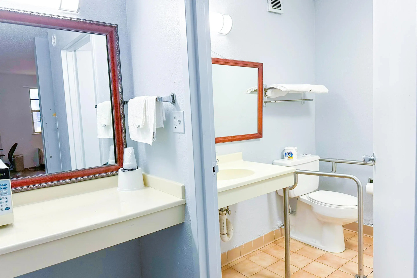 Happy Stay Inn Madisonville I-69 By OYO