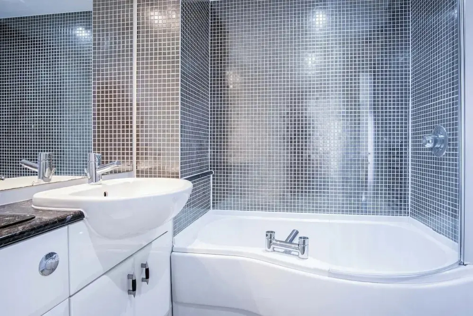 Skyline Duplex Penthouse - Llanelli