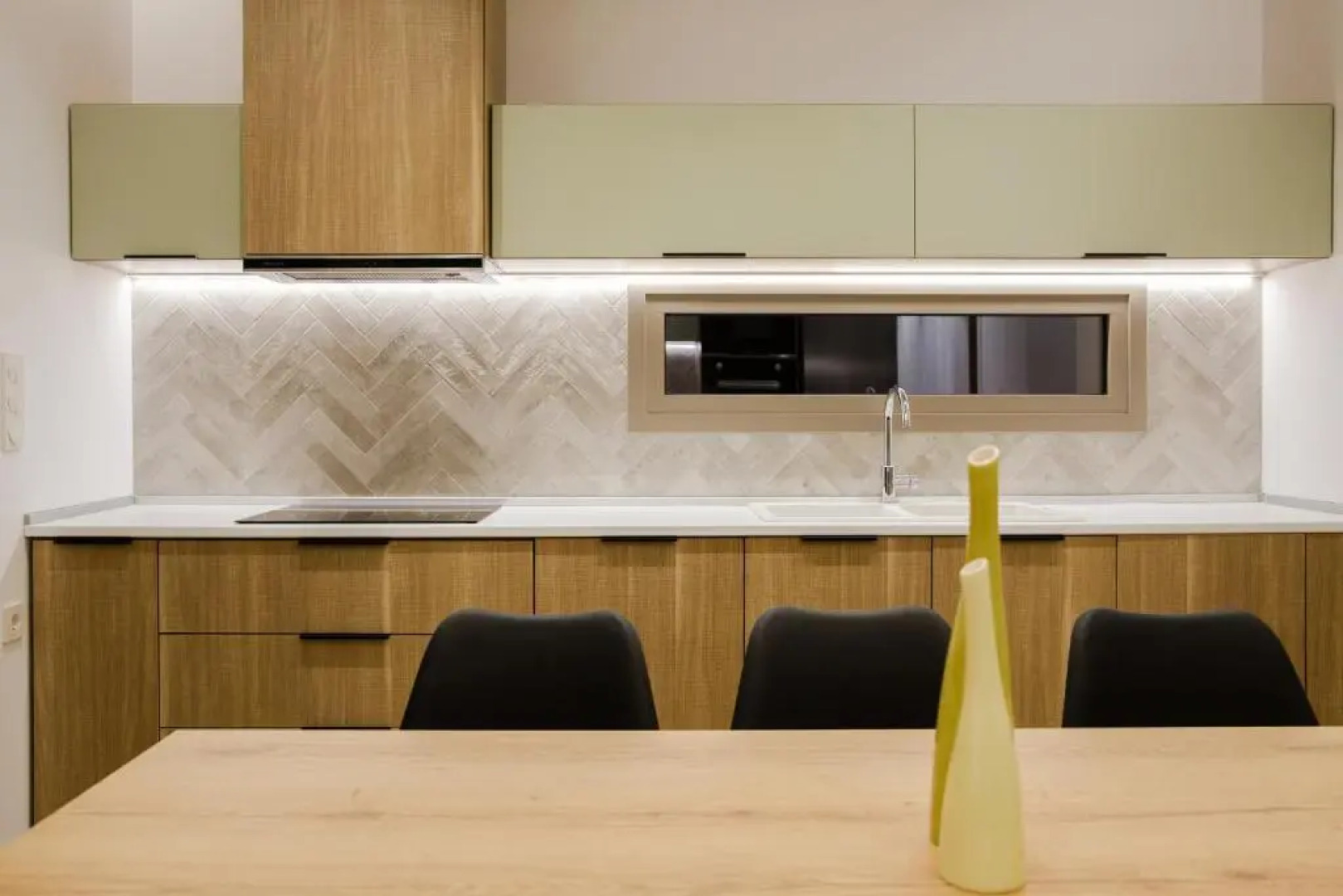 Ikia Seascape At Stegna