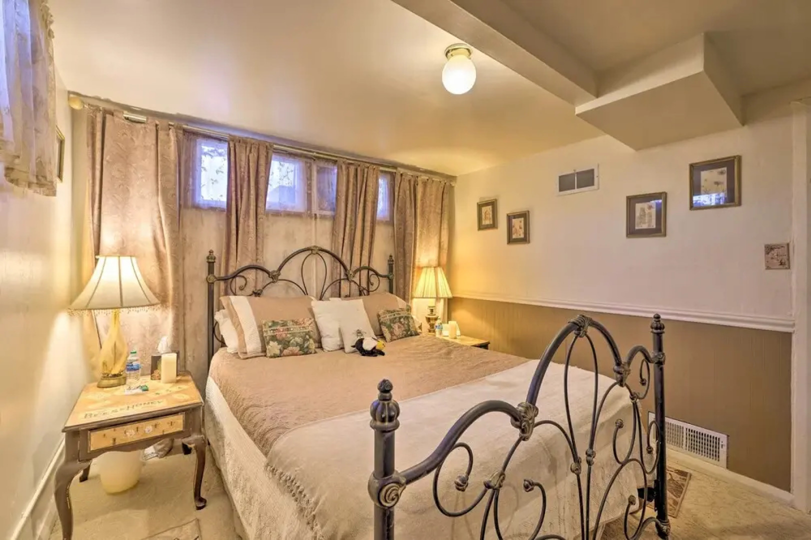 Cozy & Vintage Cedar City Apartment w/ Fire Pit!