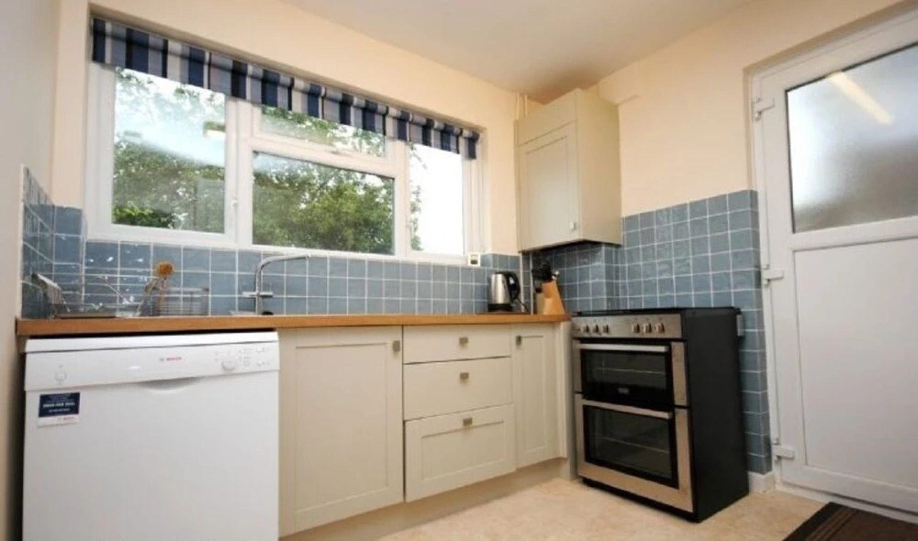 Beacon Square, Emsworth 414122