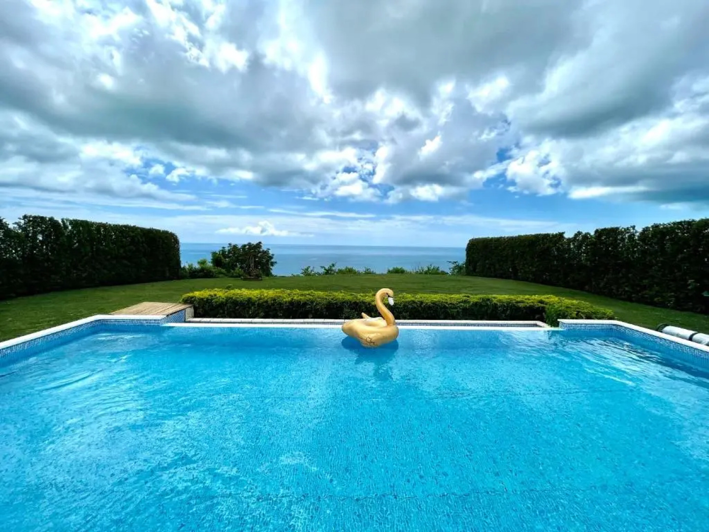 Private seaview villa in BlackSeaRama - 1st line