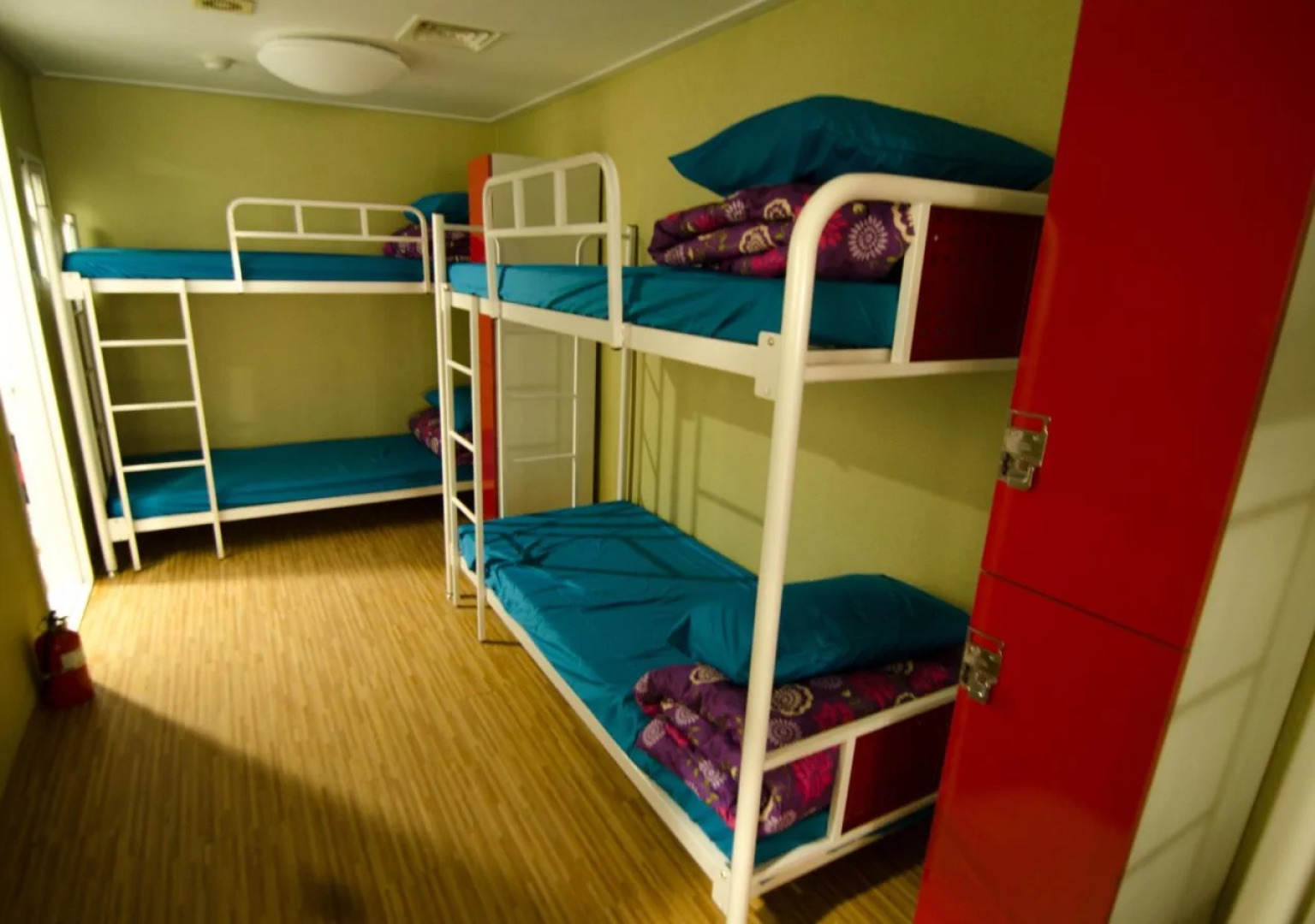 Kimchee Sinchon Guesthouse - Hostel