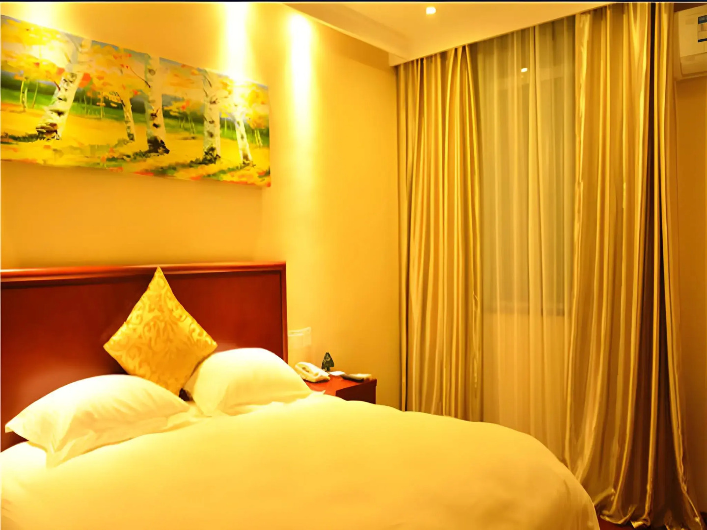 GreenTree Inn YangZhou West KaiFa Road Baolong Square Express Hotel