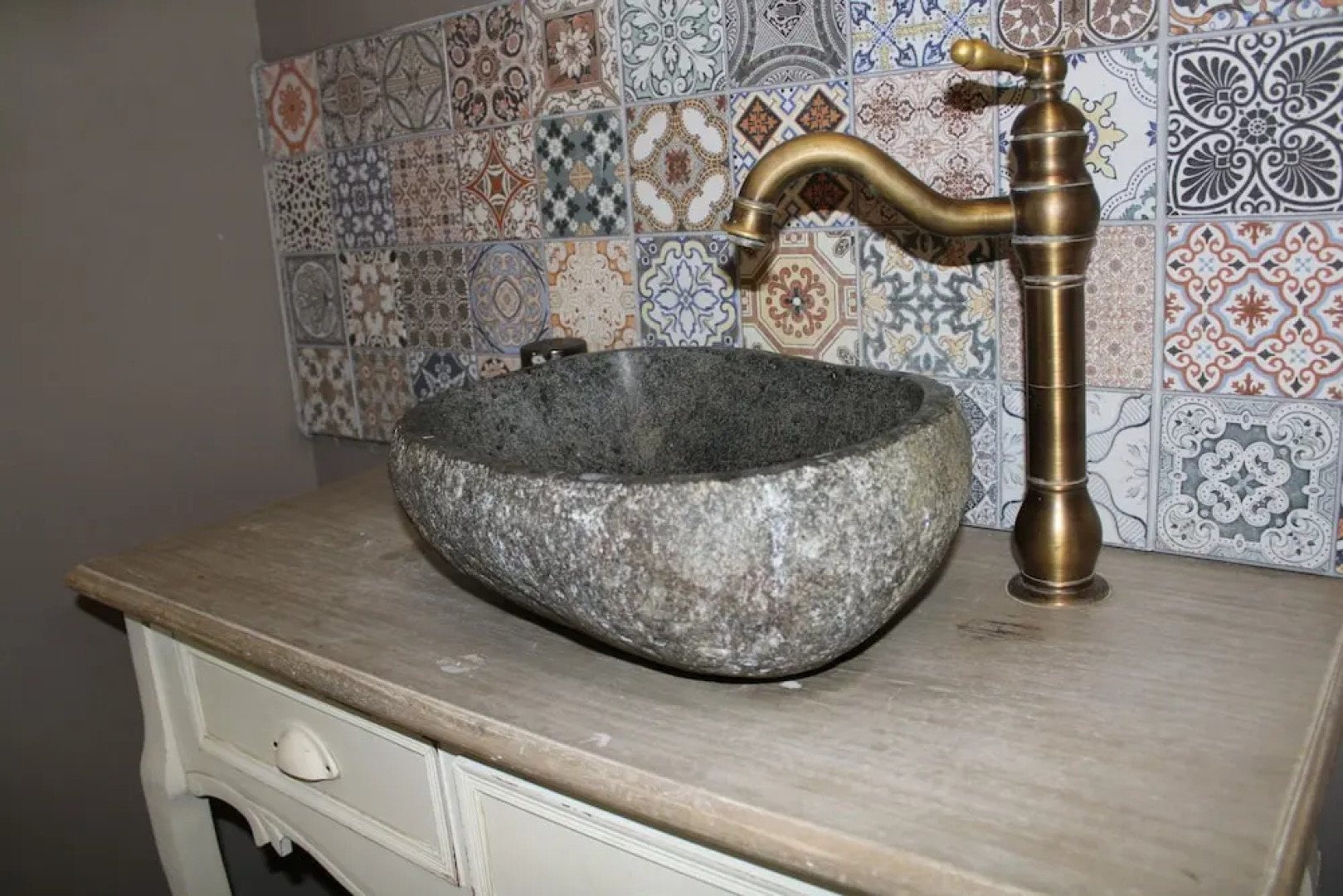 Stóri-Bakki Guesthouse with hot tub