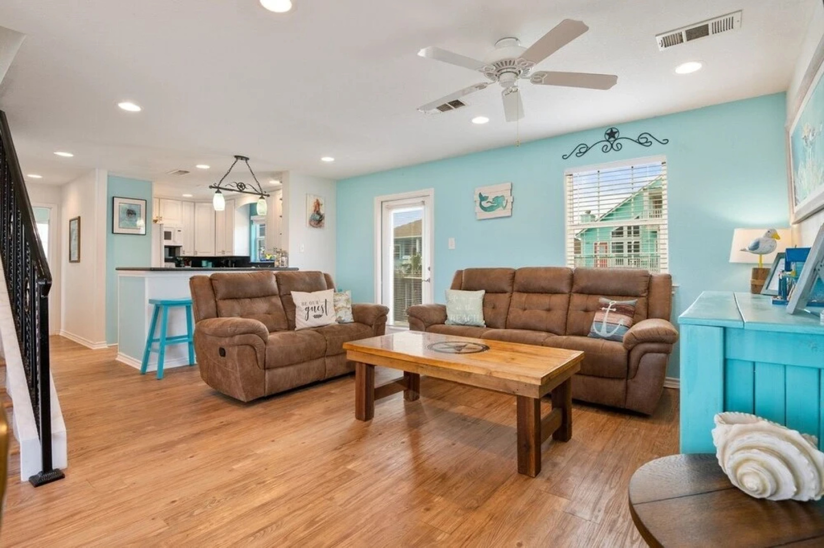 A Texas Star 3 Bedroom Home by RedAwning