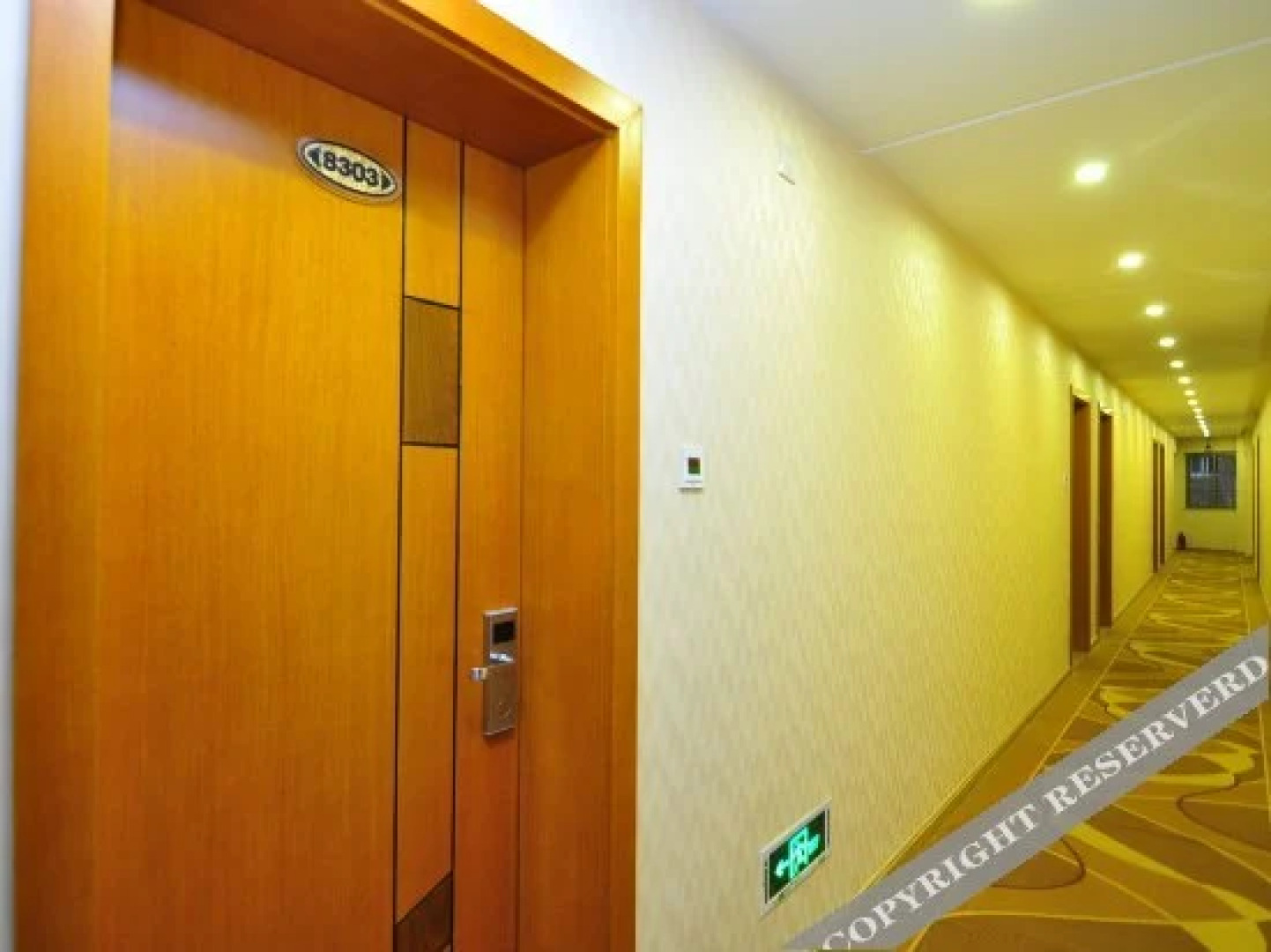 Sunday Holiday Hotel