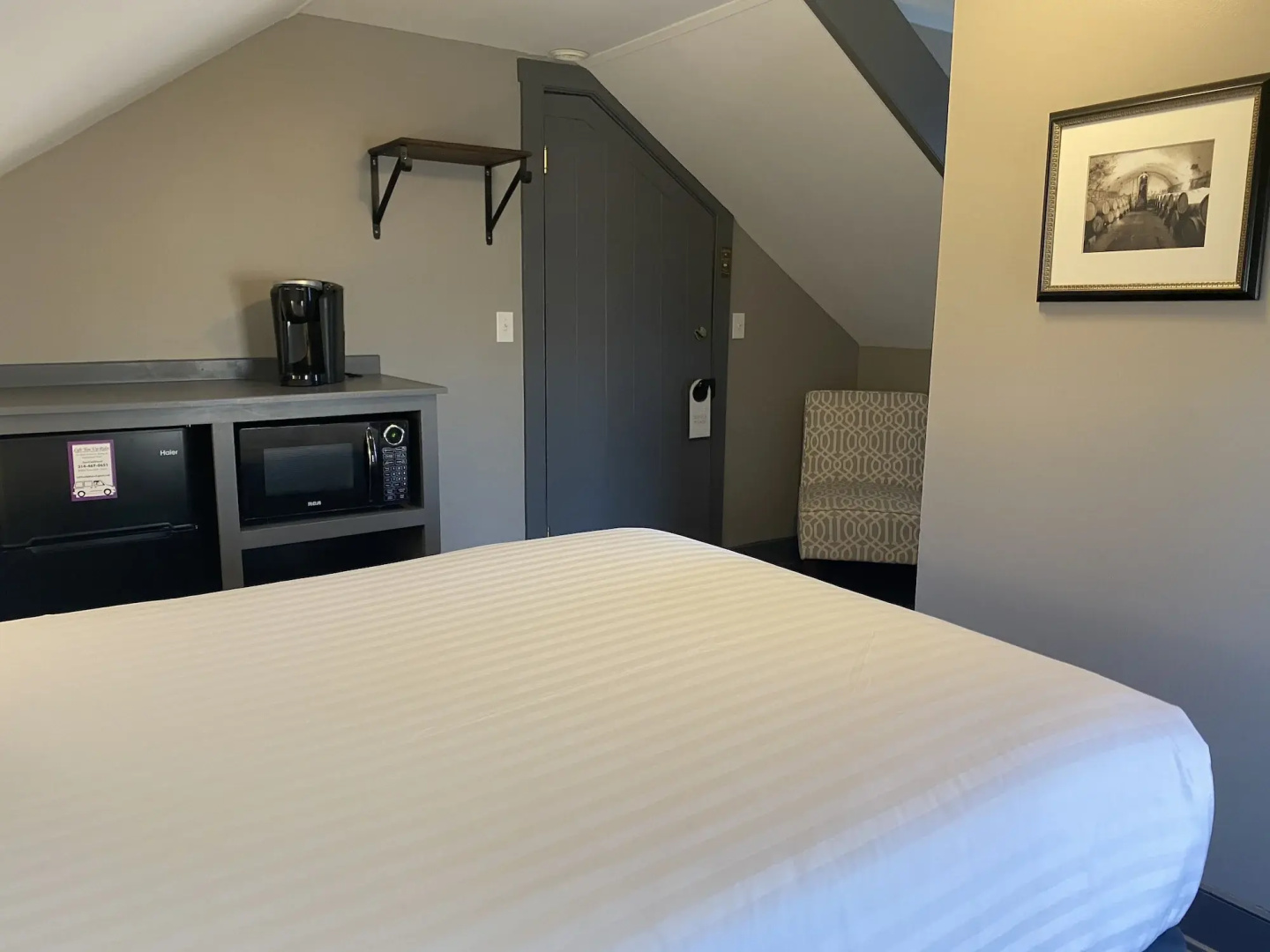 Captain Wohlt Inn Bed & Breakfast