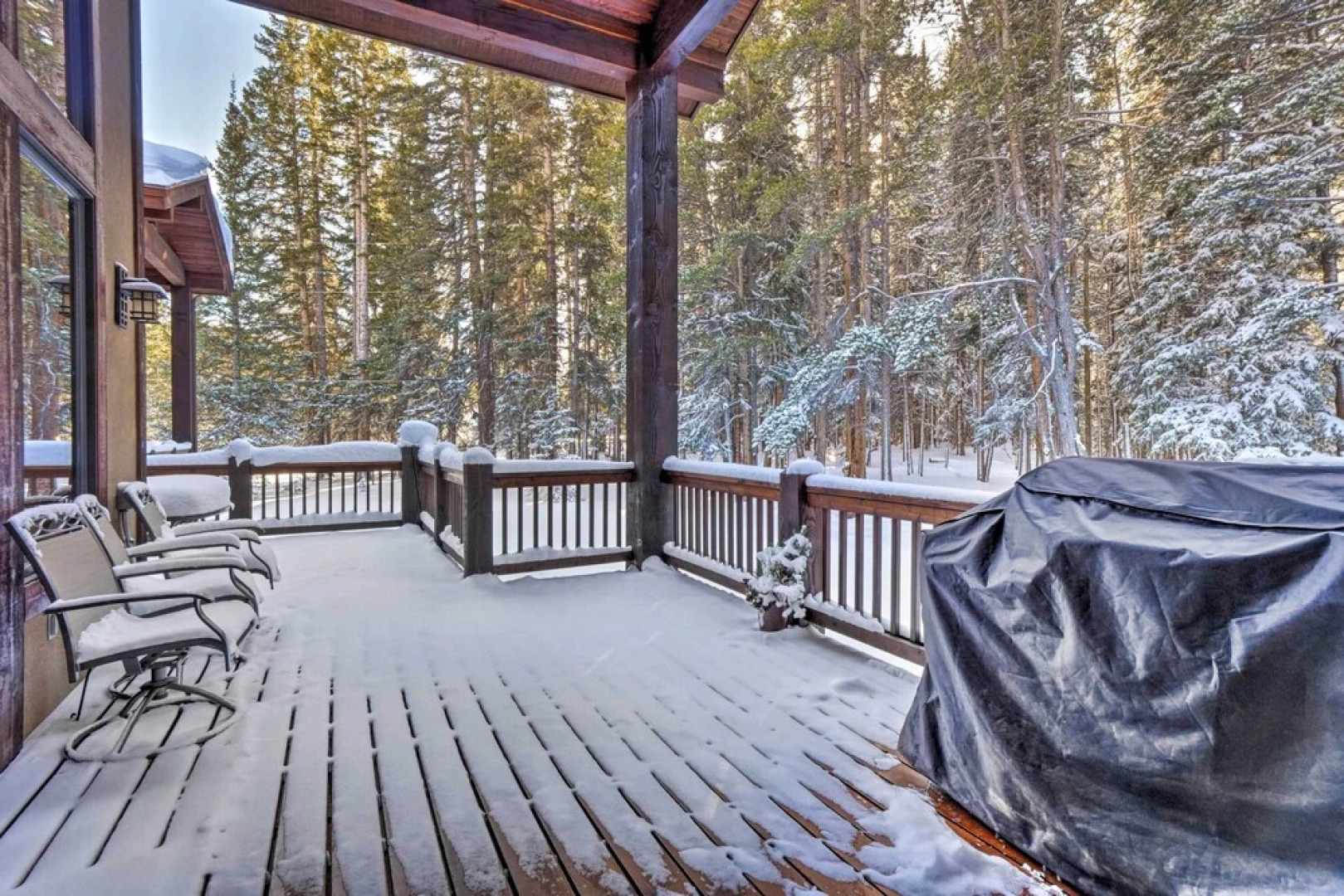 Blue River Home w/ Hot Tub, 6 Mi to Skiing!