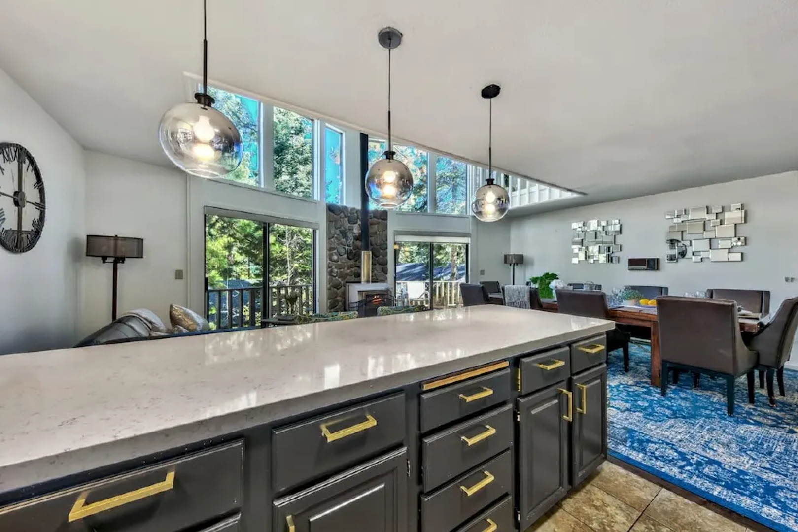 Mv49 Lake Tahoe a Block From the Caverock Beach