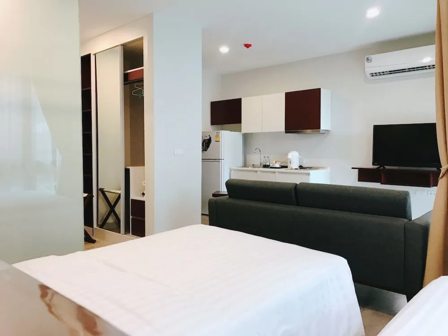 Royal Lee The Terminal Phuket Condominium by Cullinan R.