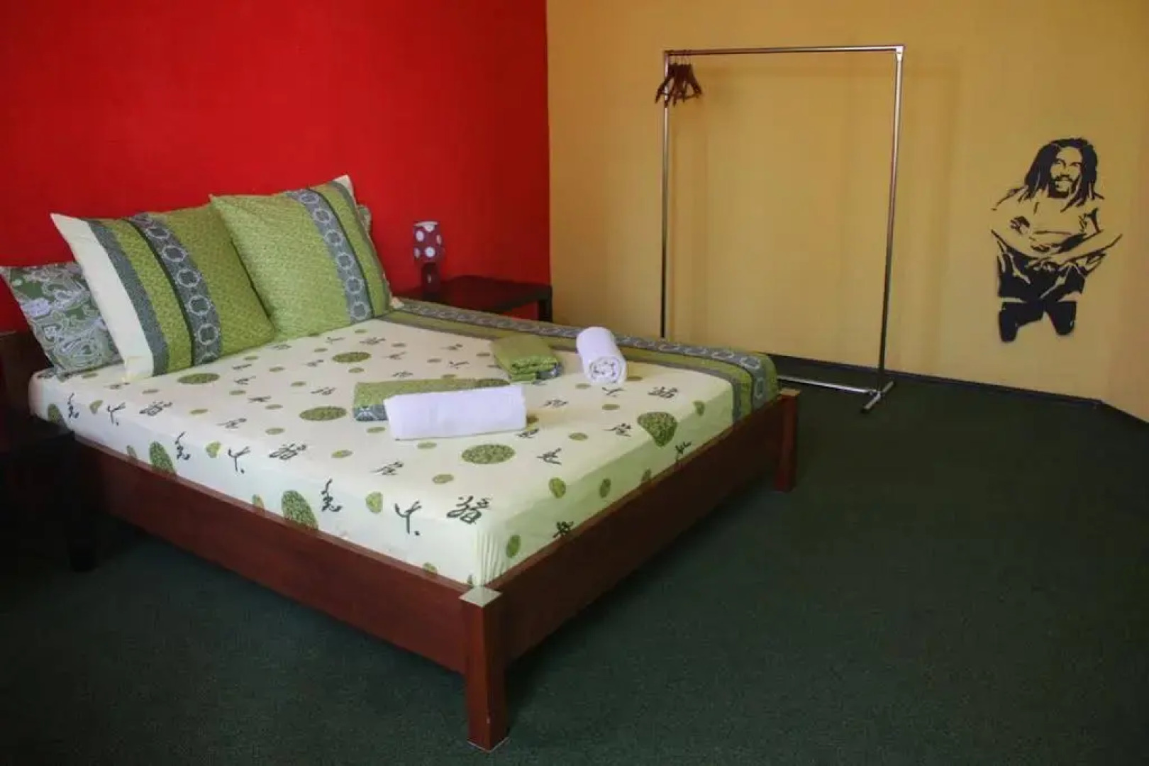 Magic Bus Киев Хостел