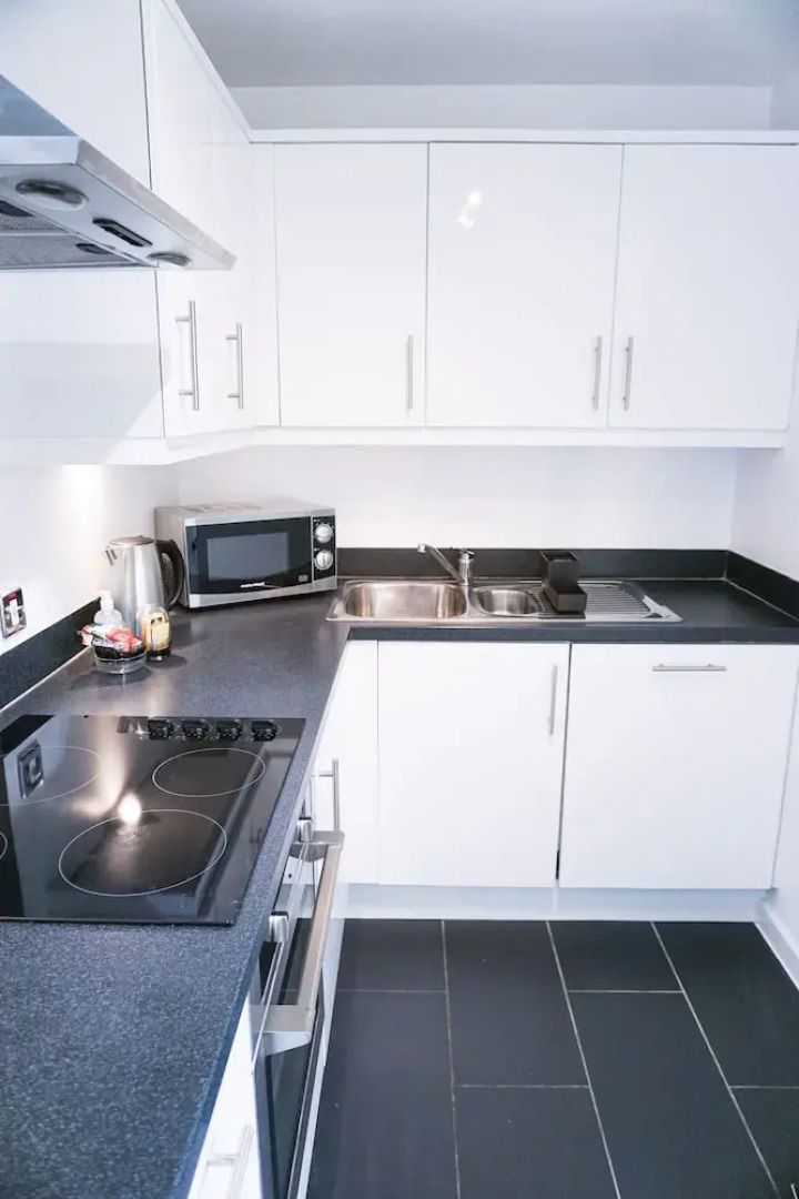 City Centre Apartment - Free Parking, Wifi & Netflix