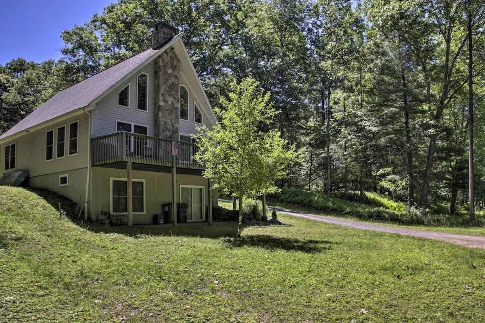 Spacious Home w/ Deck, Grill & Delaware River View