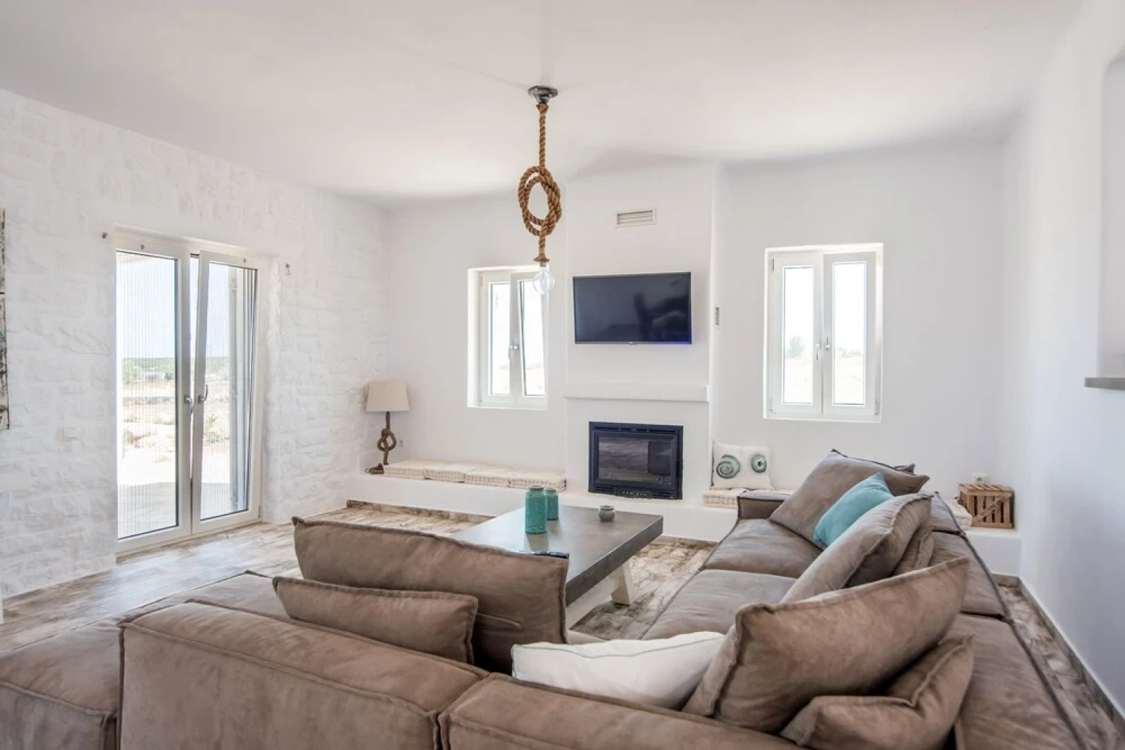 Hip family pool villa near the beach by VillaRentalsgr