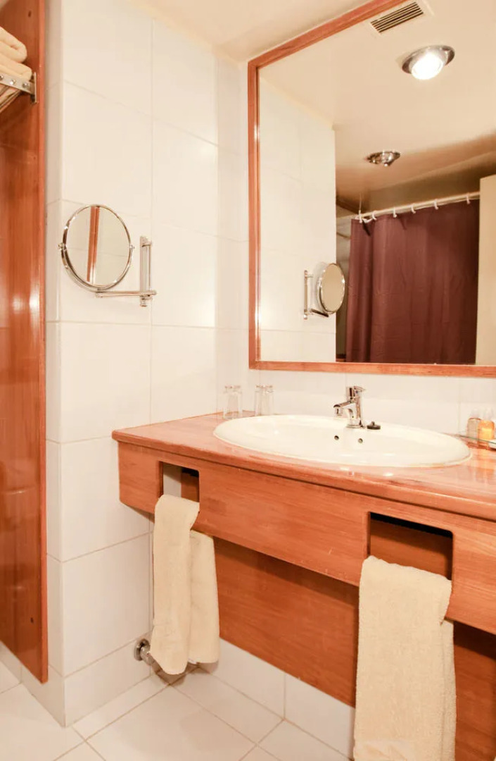 Hotel Puerta Del Sol